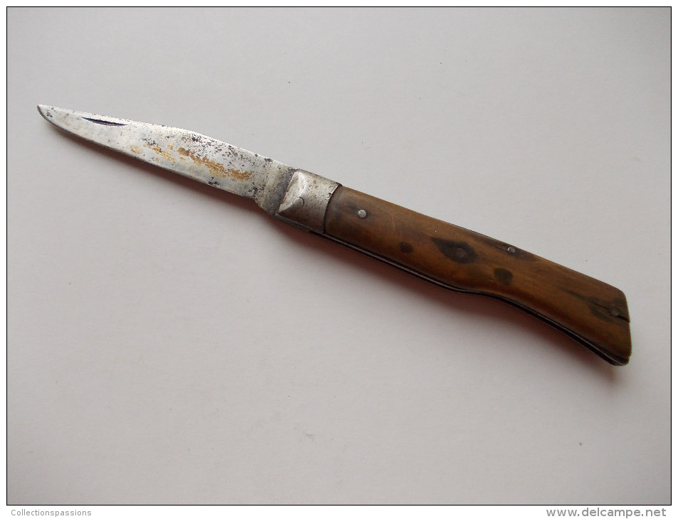 - Couteau. Canif - Ancien Couteau - - Knives