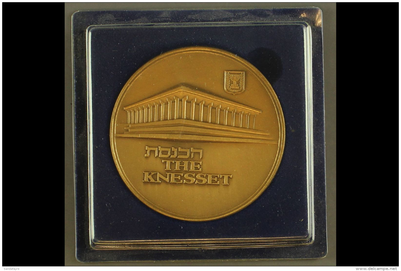 BRONZE MEDALLION Featuring The Knesset Building On The Front Side Of The Coin With The Emblem Of The State Of... - Andere & Zonder Classificatie