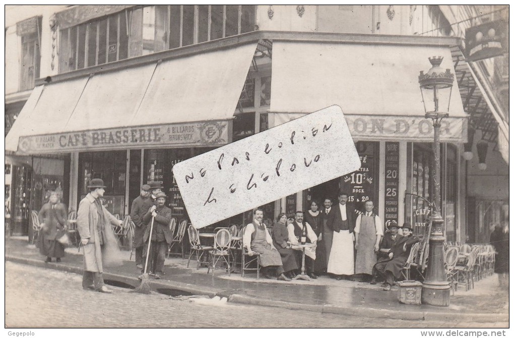 PARIS  - Café-Brasserie " AU  LION D'OR "           ( Carte Photo écrite Du 13 Rue Des Martyrs ) - Pubs, Hotels, Restaurants