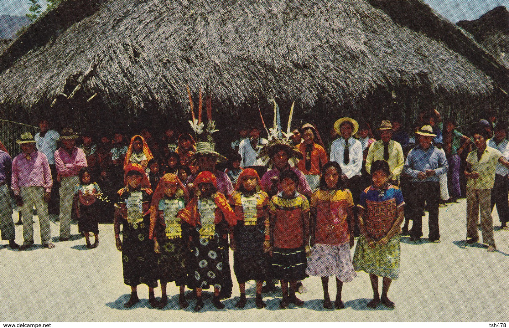 PANAMA--festivities On The "day Of The Indians" On Island Of SAN BLAS-- Voir 2 Scans - Panama