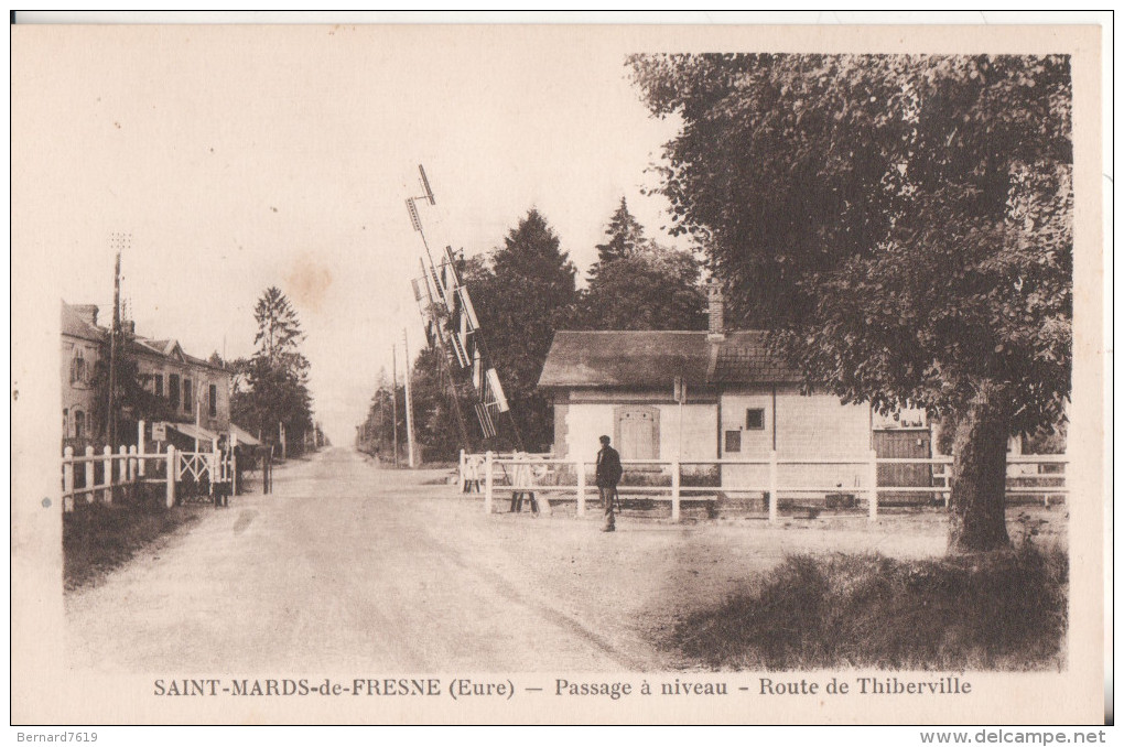 27  Saint Mards De Fresne Le Passage A Niveau Route De Thiberville - Sonstige & Ohne Zuordnung