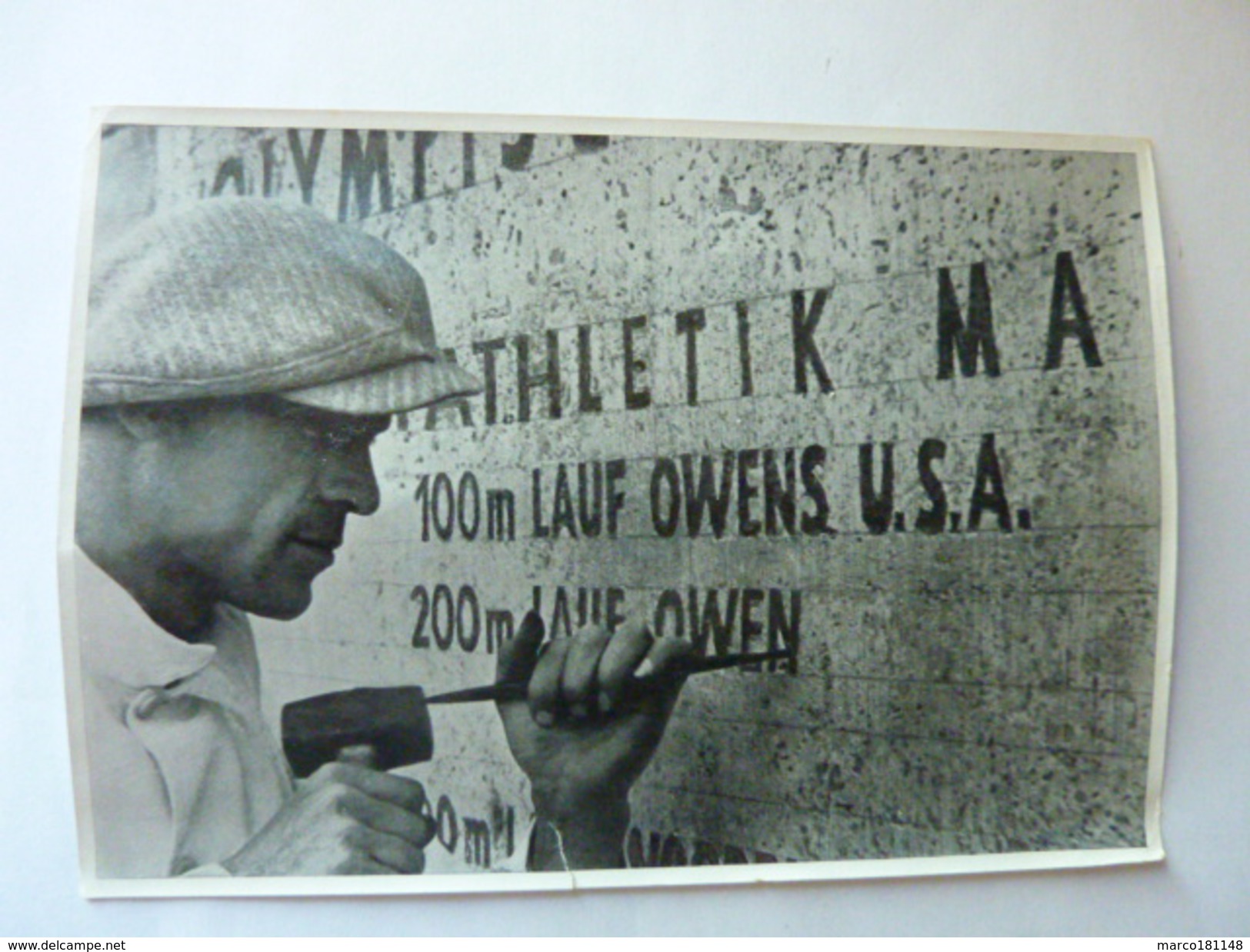 OLYMPIA 1936 - Band II - Bild Nr 198  Gruppe 58 - Gravage Des Noms Des Champions Olympiques (Jesse OWENS) - Sport