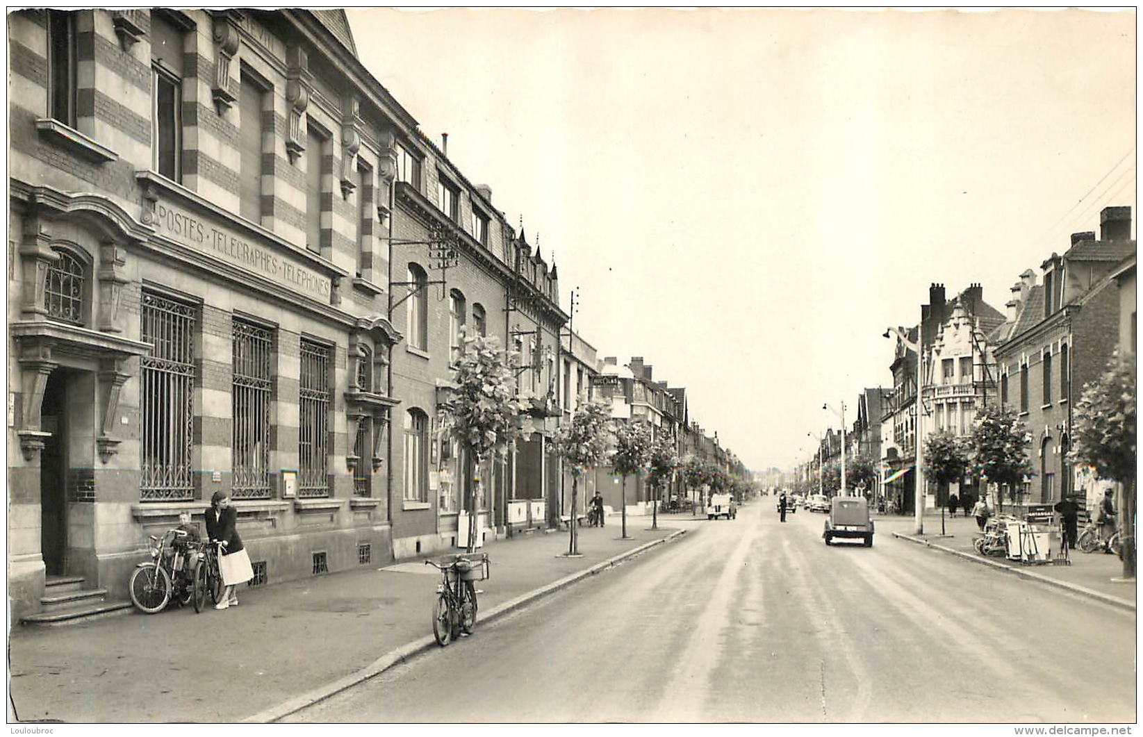 LIEVIN RUE  J.B.  DEFERNEZ ET LA POSTE  CITROEN 2CV - Lievin