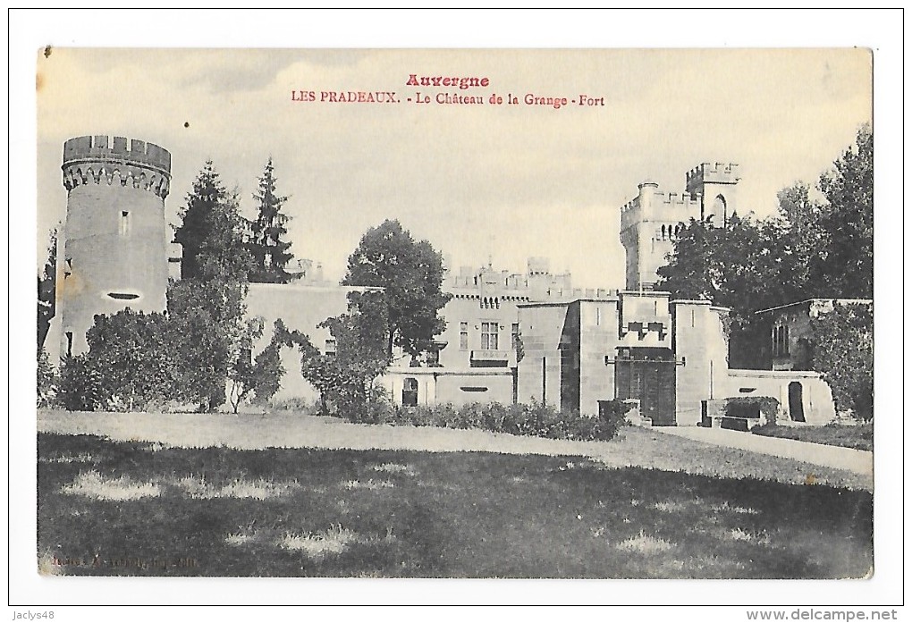LES PRADEAUX  (cpsm 63)  Le Château De La Grange-Fort  -    - L 1 - Autres & Non Classés