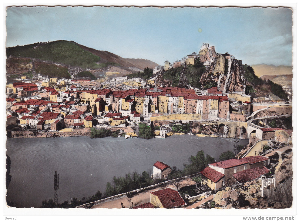 SISTERON. - Vue Générale. CPM Dentelée - Sisteron