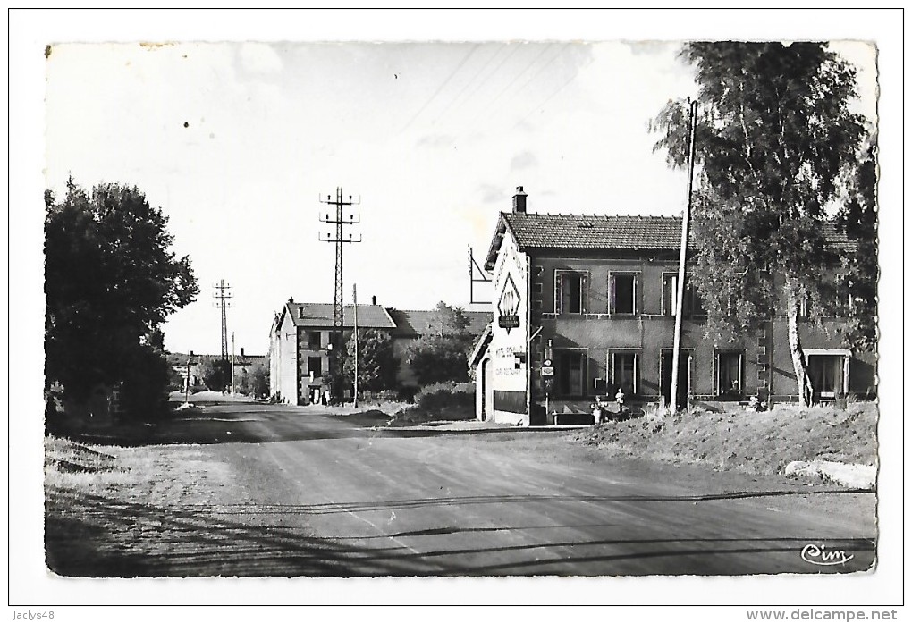 ORCINES  (cpsm 63)   La Fontaine Du Berger , Les Hôtels -   - L 1 - Autres & Non Classés