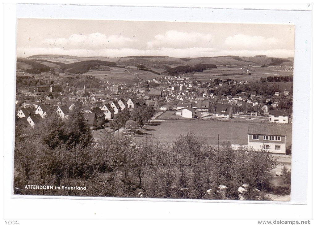 5952 ATTENDORN, Ortsansicht, Rücks. Kl. Klebereste - Attendorn