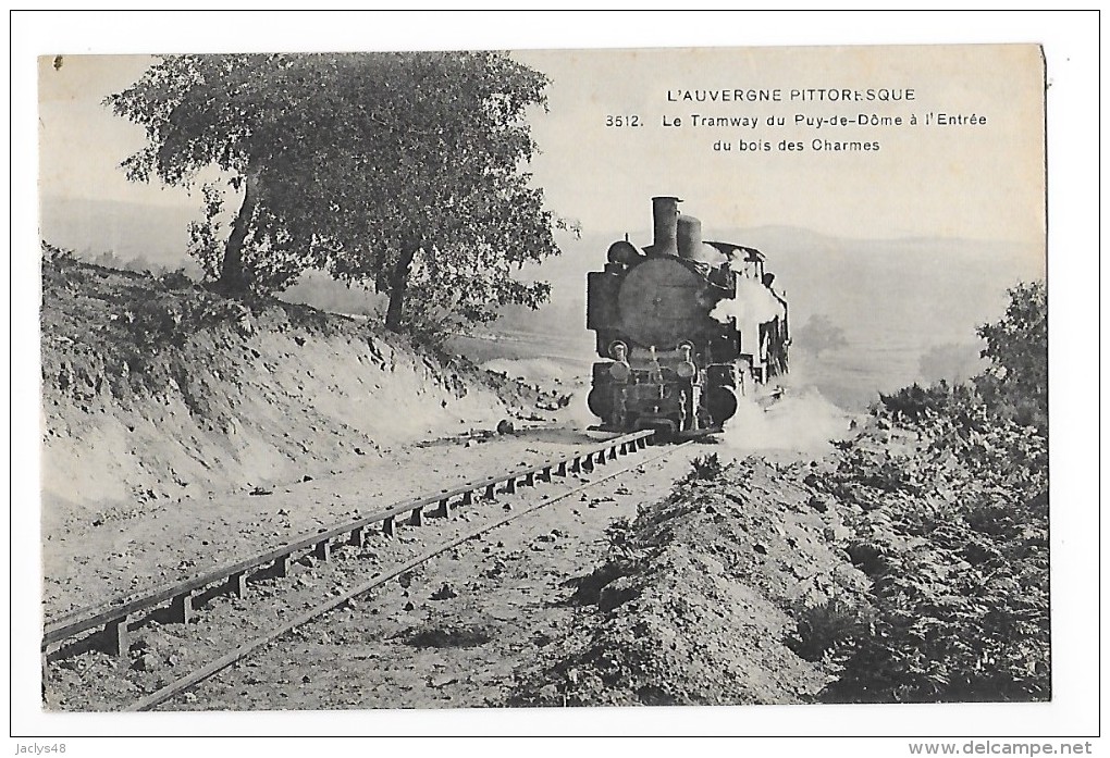 Le Tramway Du Puy De Dôme à L'entrée Du Bois Des Charmes  (cpa 63) -    - L 1 - Autres & Non Classés