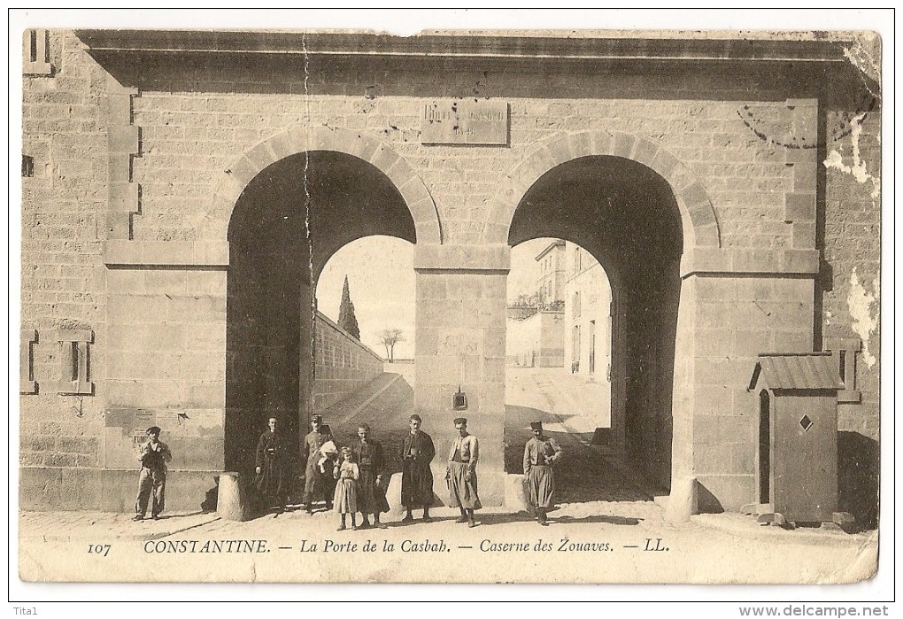 S5286 - 107 - Constantine - La Porte De La Casbah - Caserne Des Zouaves - Constantine