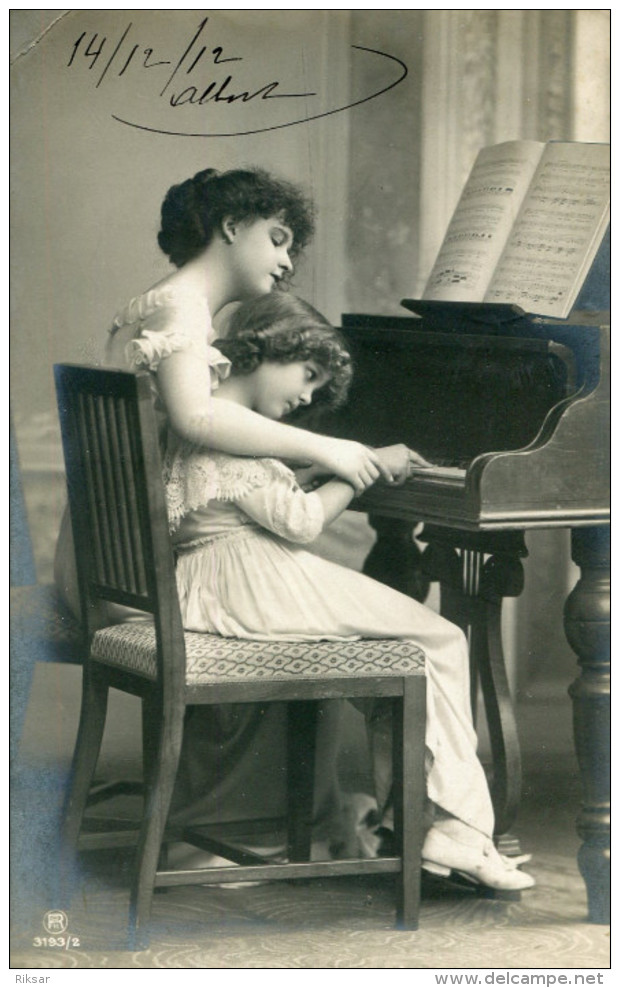 MUSIQUE(PIANO) FEMME - Musique Et Musiciens