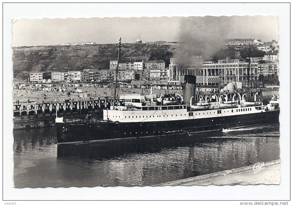 CPSM Boulogne-sur-Mer - 1622 - La Malle Sortant Du Port. - Boulogne Sur Mer