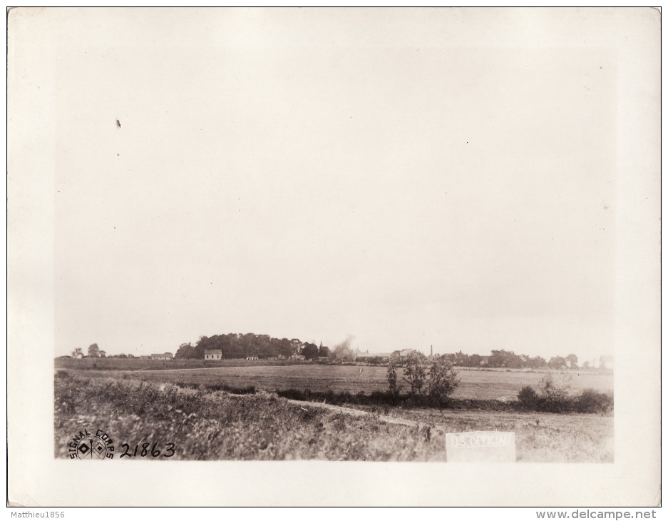 Grande Photo Aout 1918 MONT-SAINT-MARTIN - Une Vue, Explosion D'un Obus Allemand (A155, Ww1, Wk 1) - Mont Saint Martin