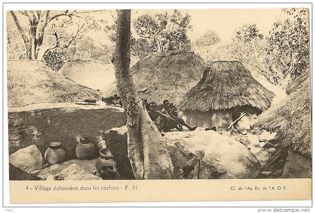 S5323  - 4 - Village Dahoméen Dans Les Rochers - Dahomey