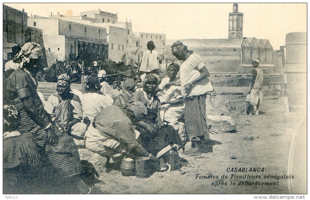 Mitaria -  Casablanca - Femmes De Tirailleurs Sénégalais Apès Le Débarquement - Casablanca