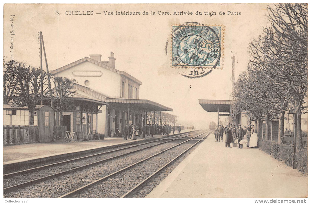 77-CHELLES- VUE INTERIEURE DE LA GARE , ARRIVEE DU TRAIN DE PARIS - Chelles