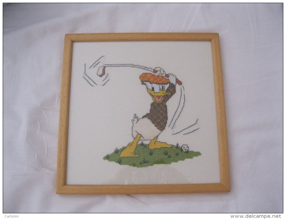 Donald Duck   Disney  Kruissteek Cross Stitch  Golf Golfer  Ingelijst En Cadre Afm. 24x24cm - Point De Croix