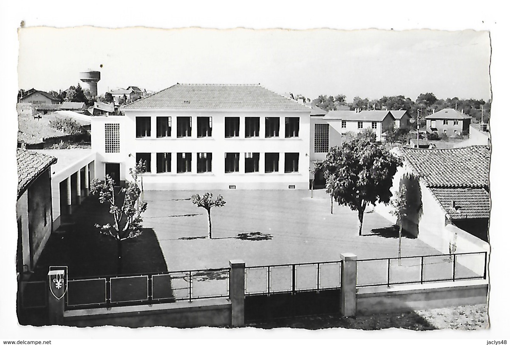 PONT DU CHATEAU  (cpa 63)   La Nouvelle école  -    - L 1 - Pont Du Chateau