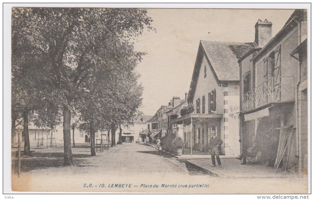 Lembeye. Place Du Marché... - Lembeye