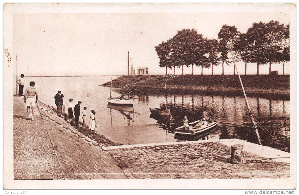 80-SAINT-VALERY-SUR-SOMME- LE PASSEUR, LA DIGUE DU PHARE - Saint Valery Sur Somme