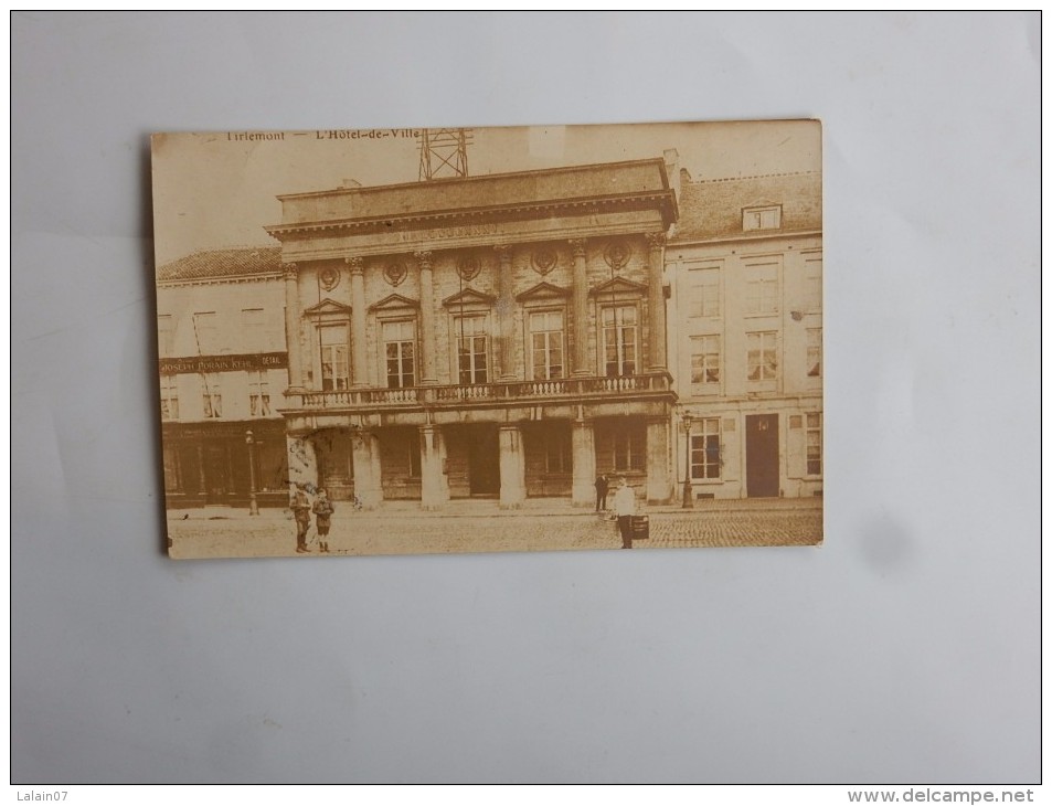 Carte Postale Ancienne : TIRLEMONT : L'Hotel De Ville, Animé, En 1919 - Tienen