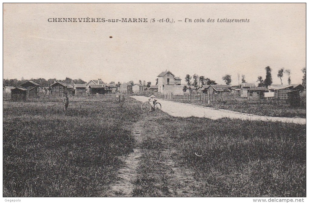 CHENNEVIERES Sur MARNE - Un Coin Des Lotissements - Chennevieres Sur Marne