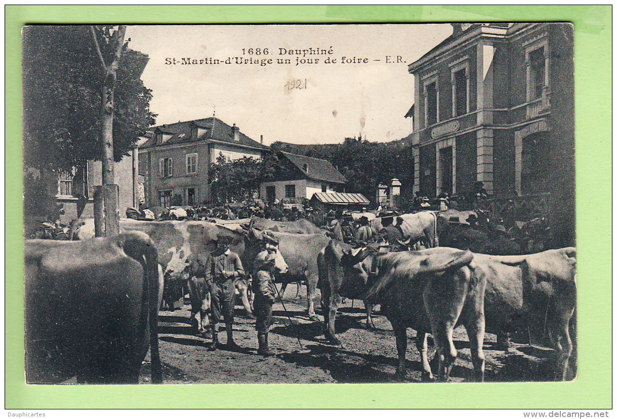 SAINT MARTIN D' URIAGE - Superbe Plan Animé D'un Jour De Foire - 2 Scans - Uriage