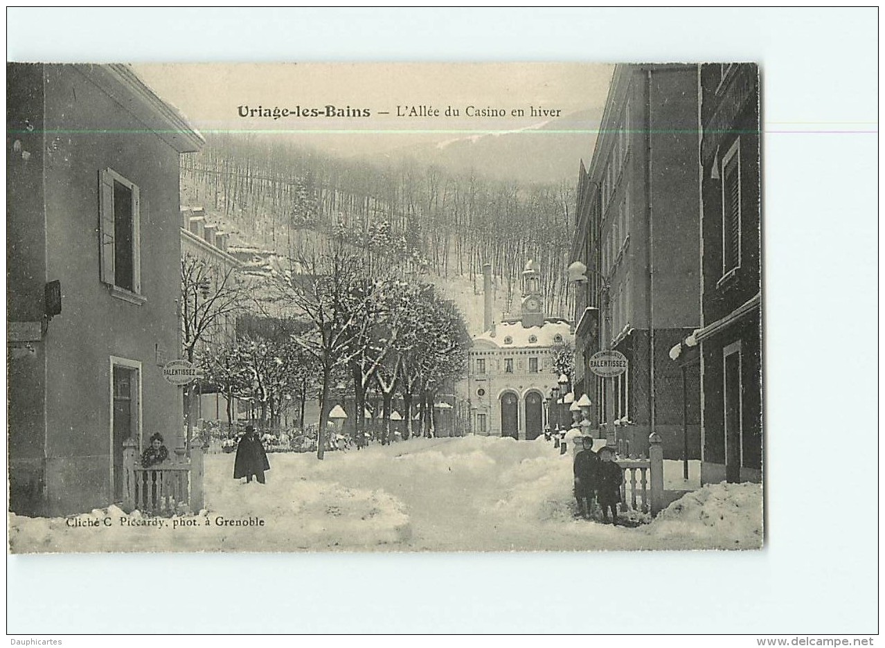 URIAGE Les BAINS - L ' ALLEE Du Casino Animée En Hiver - 2 Scans - Uriage