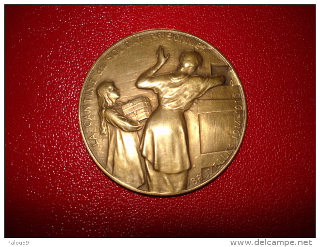 Medaille   Bronze  Signé G Devreese  La Cantine Du Soldat Prisonnier Bruxelles 1914-1915 - Autres & Non Classés