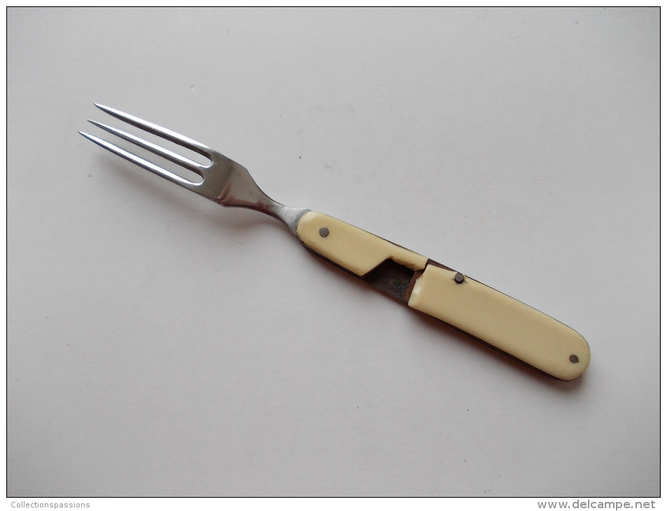 - Fourchette Pliante - - Forks