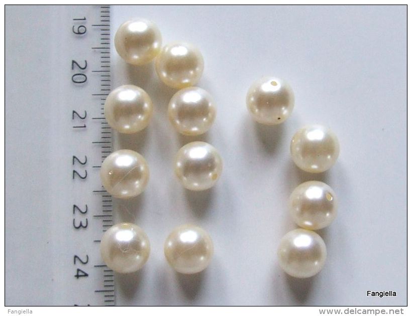 Lot De 10 Jolies Perles à Demi-percées Environ 10 Millimètres Blanc Crème Imitation Perle De Culture  Attention Ces Joli - Perlen