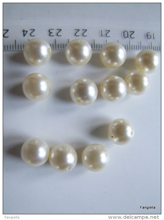 Lot De 10 Jolies Perles à Demi-percées Environ 10 Millimètres Blanc Crème Imitation Perle De Culture  Attention Ces Joli - Perle