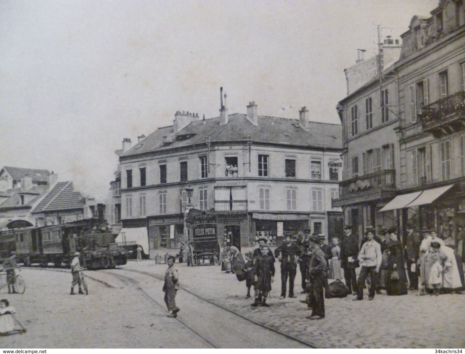 CPA 93 Seine Saint Denis Livry Place De La Fontaine Tramway - Livry Gargan