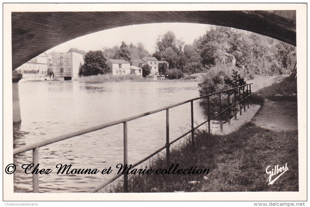 JARNAC - LES VIEUX MOULINS SUR LA CHARENTE VUS DU PONT - CHARENTE - CPSM - Jarnac