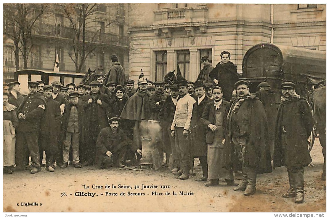 92  CLICHY  La Crue De La Seine 10 Janvier 1910 Poste De Secours Place De La Mairie   ANIMEE - Clichy