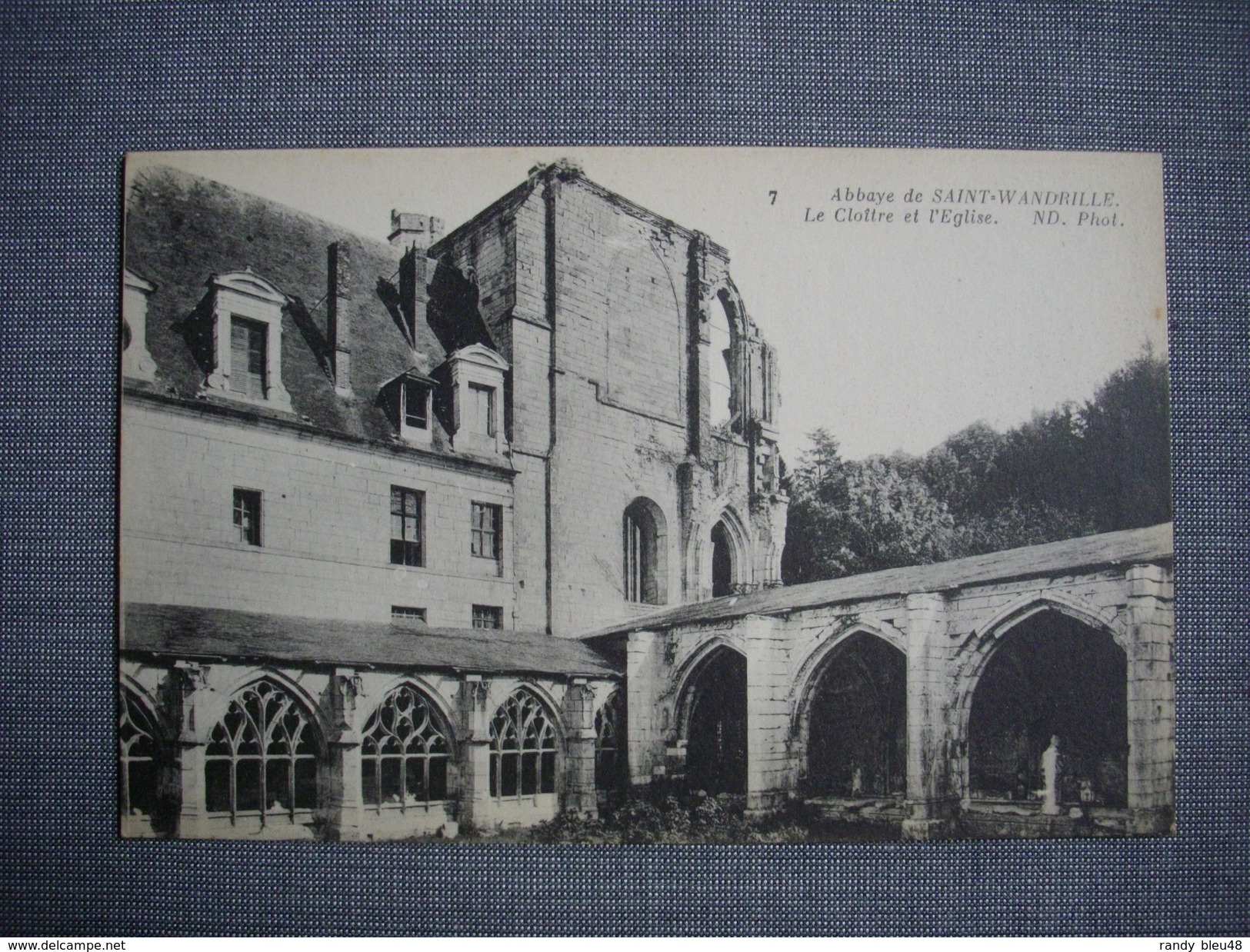 Abbaye De SAINT WANDRILLE  -  76  - Le Cloître Et L'Eglise  -  Seine Maritime - Saint-Wandrille-Rançon