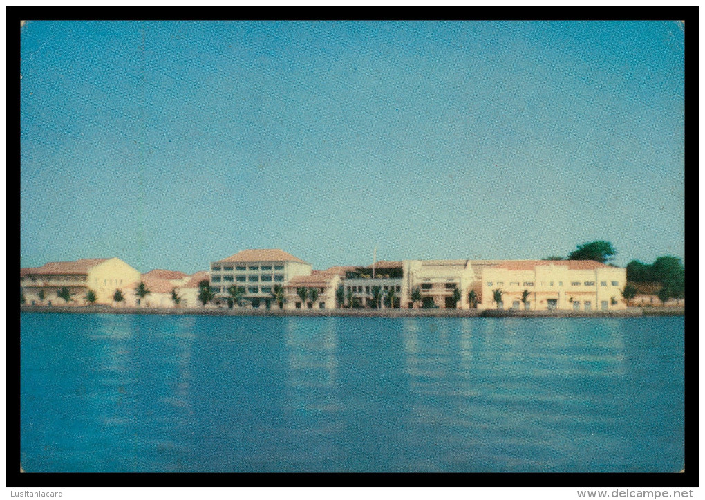 GUINÉ-BISSAU - Avenida Marginal Vista Do Rio Geba ( Ed. Central De Informação E Turismo) Carte Postale - Guinea Bissau