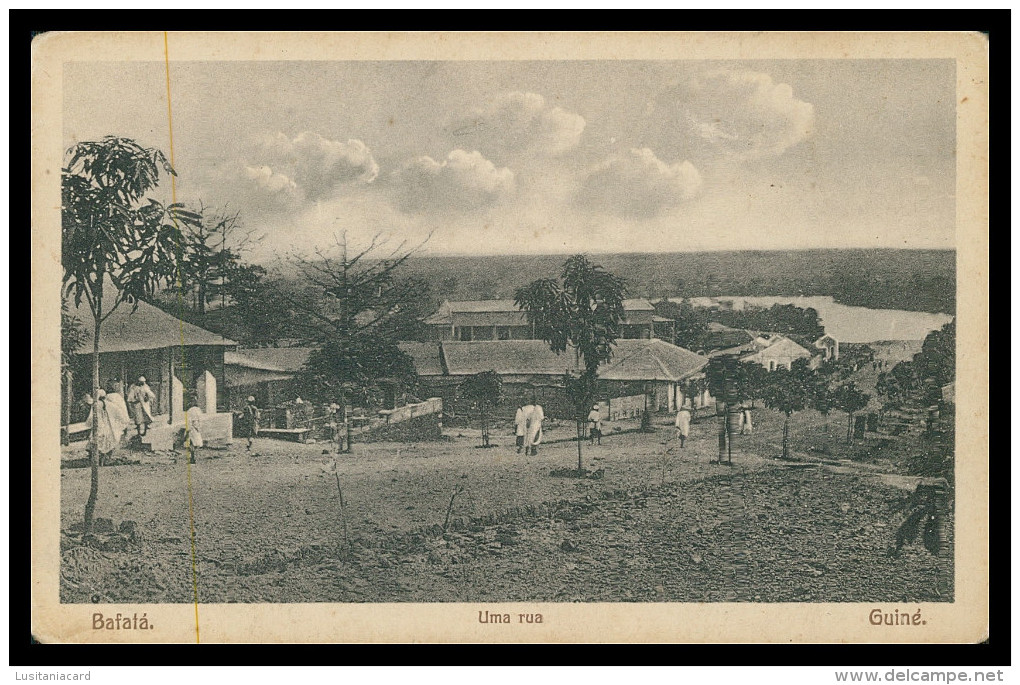 BAFATÁ  - Uma Rua   Carte Postale - Guinea-Bissau