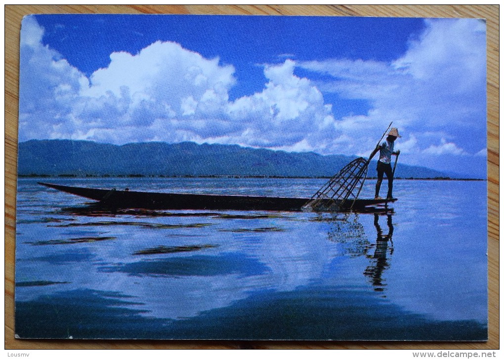 Birmanie / Myanmar - Pêcheur En Pirogue - (n°6850) - Myanmar (Burma)