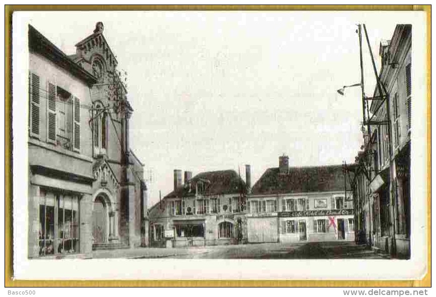 SANDILLON - Vue Peu Courante PLACE EGLISE Café Lion D'Or Commerces - Other & Unclassified