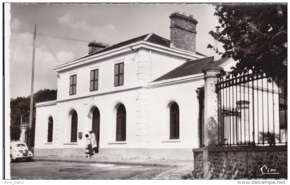 CARTE POSTALE     JOUY 28  La Gare - Jouy