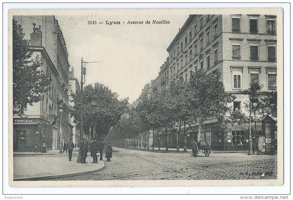 2317 - Lyon Avenue De Noauilles Kiosque à Journaux 2515 Vue Peu Courante - Lyon 6