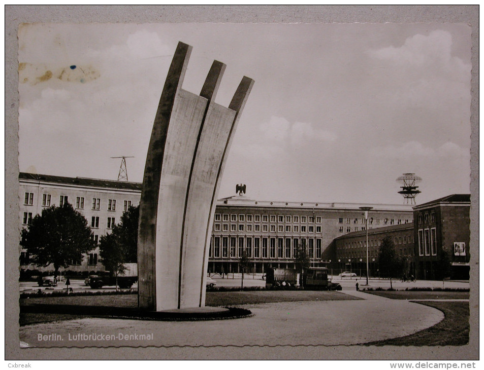 Berlin, Luftbrücken Denkmal - Tempelhof