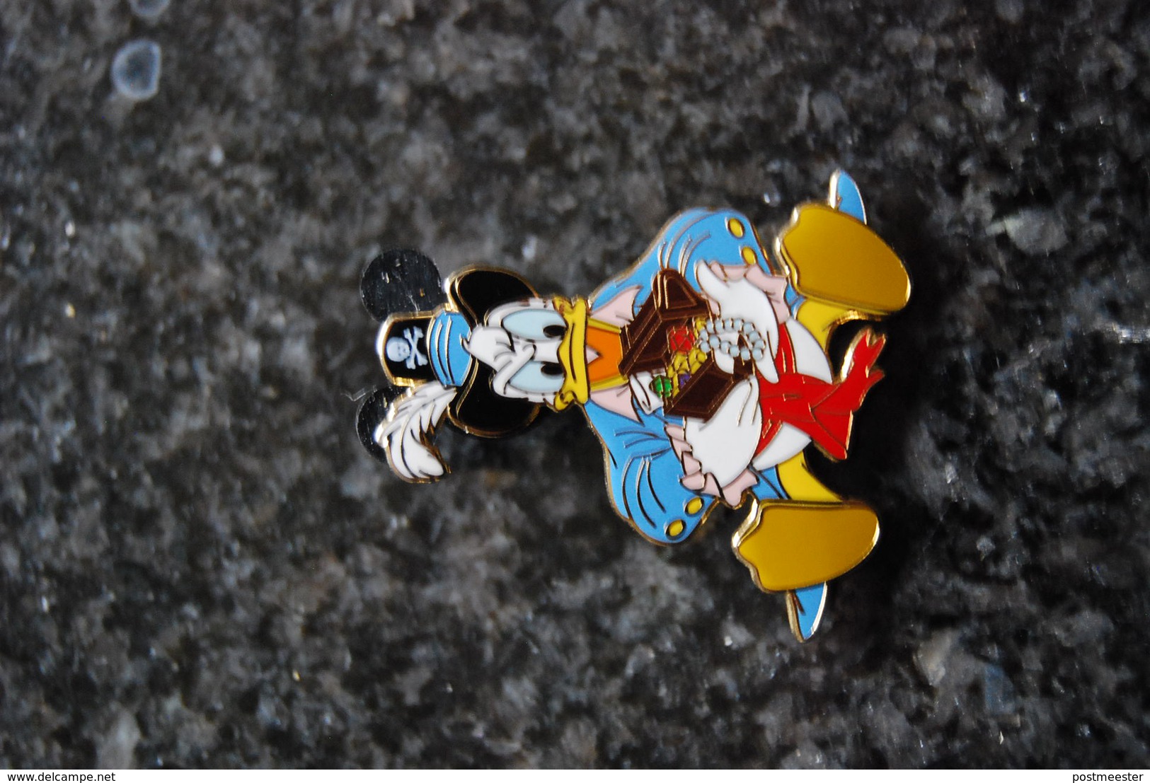 DLRP - Pirates Of The Caribbean (Pirates Des Carraibes) Starter Set (Lanyard & 4 Pins) Donald Duck         Open Edition - Disney