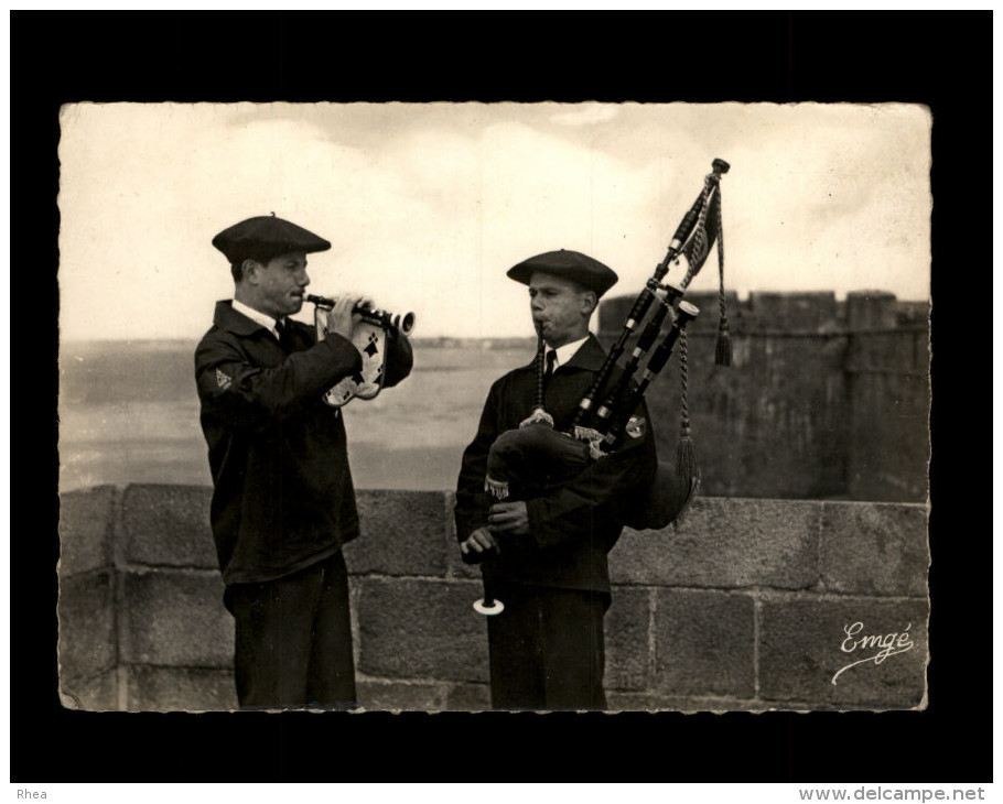 35 - Folklore Breton - Groupe Folklorique Quic En Groigne - Sonneur - Autres & Non Classés