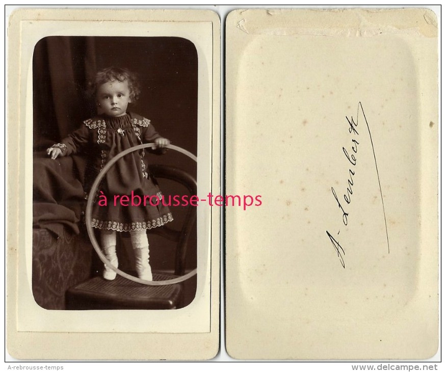 CDV Jolie Fillette Au Cerceau-mode Enfant-photo Légèrement Bombée A. Lambert-bel état - Old (before 1900)