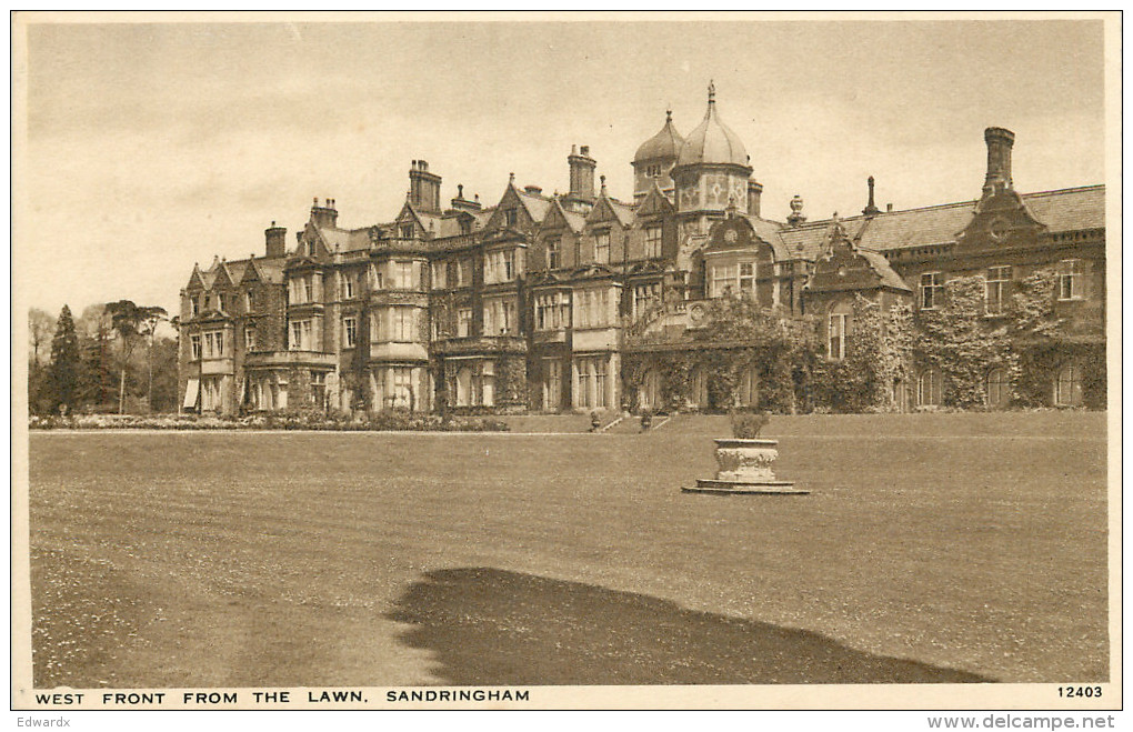 Lawn, Sandringham House, Norfolk, England Postcard Unposted - Autres & Non Classés