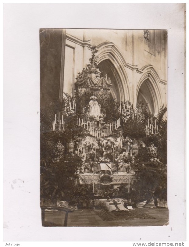 CPA  PHOTO INTERIEUR D UNE EGLISE A SITUER - A Identifier