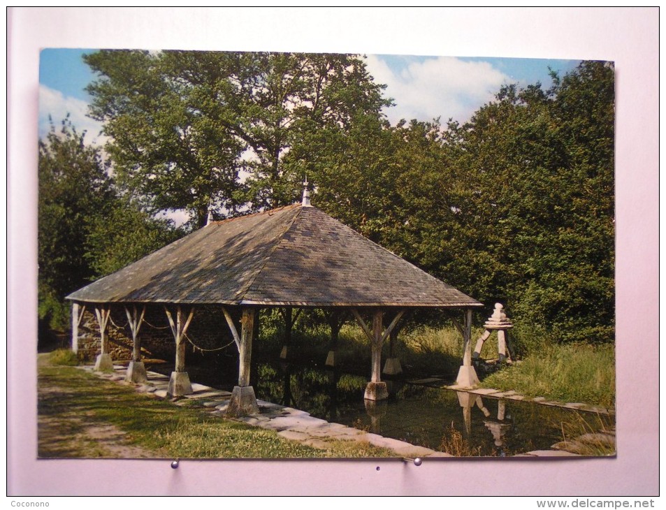 Questembert - Le Lavoir Et La Fontaine Du Presbttère - Questembert