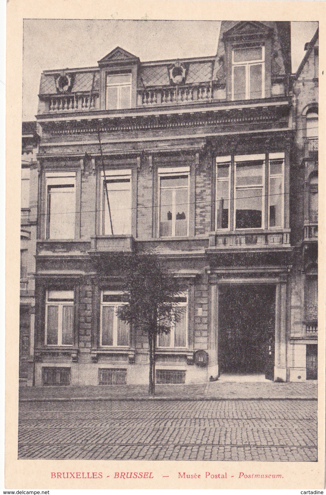 C.P N°112  Avec Photographie De La Façade Du Musée Postal (Emission Privée) - Variétés/Curios.