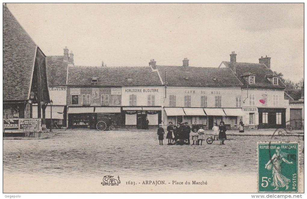 ARPAJON - Place Du Marché - Arpajon